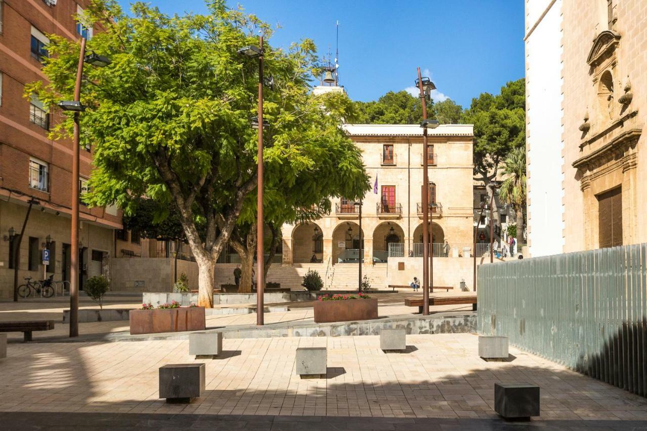 Estudios Ramon Llull Dénia Eksteriør billede